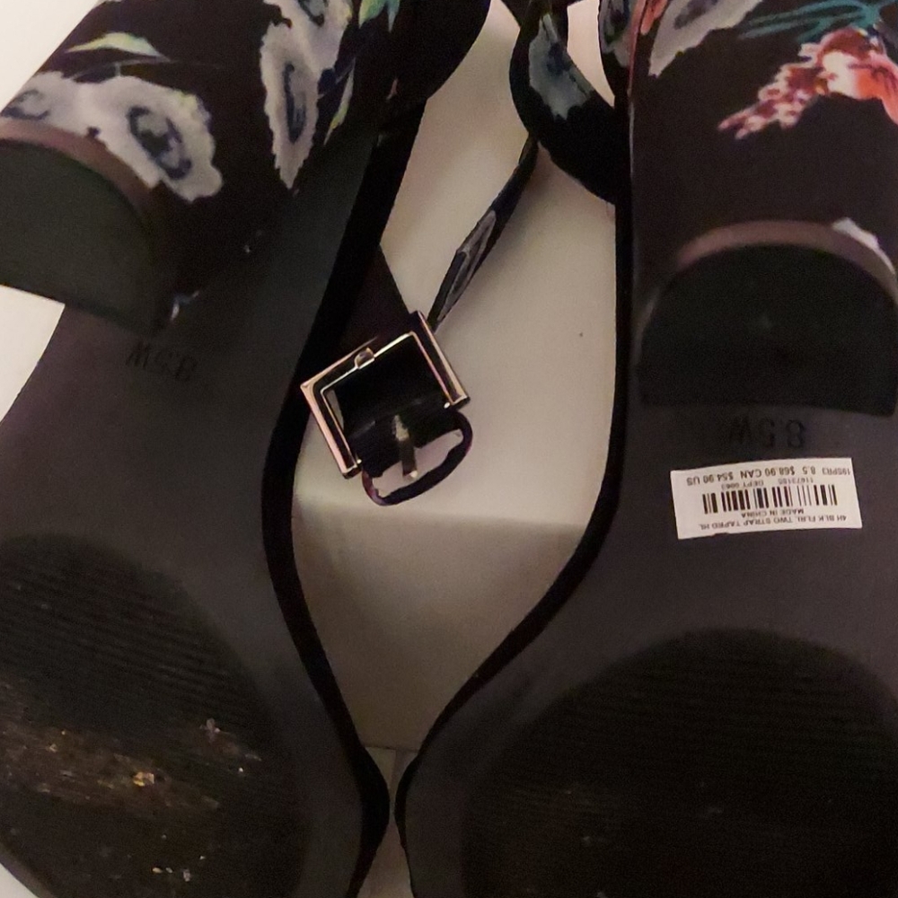 Shoes - Picture 3 of 4